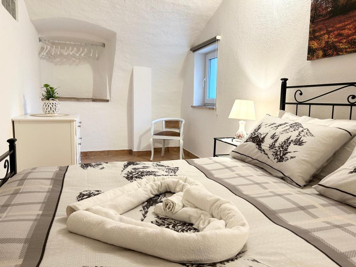 Appartamento Nel Verde Bracca ภายนอก รูปภาพ