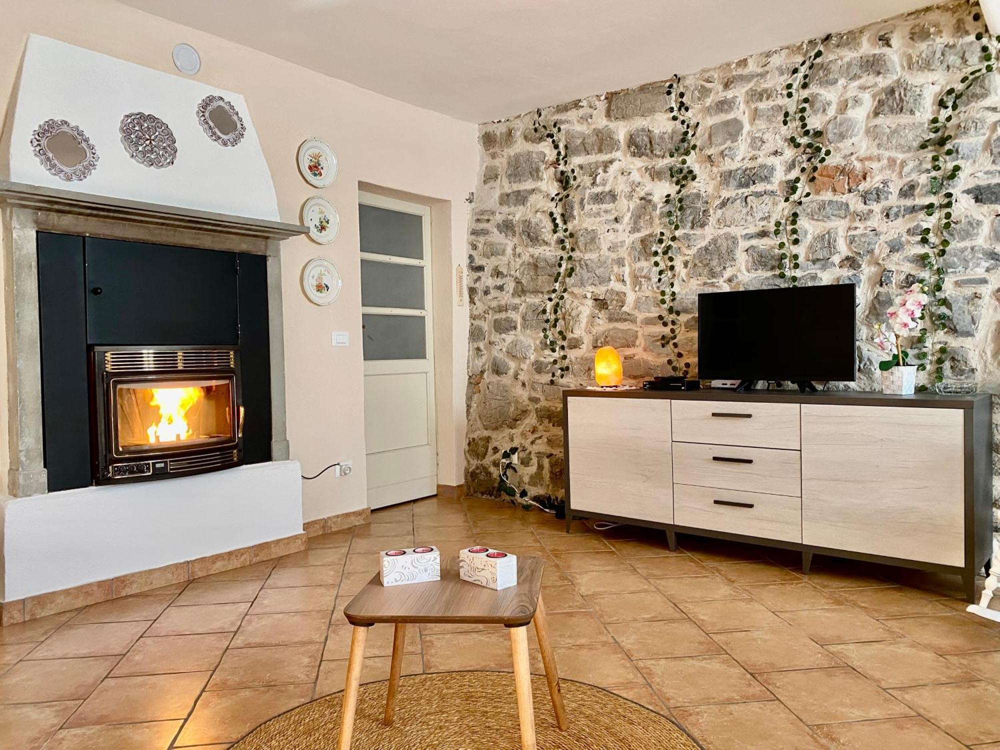 Appartamento Nel Verde Bracca ภายนอก รูปภาพ